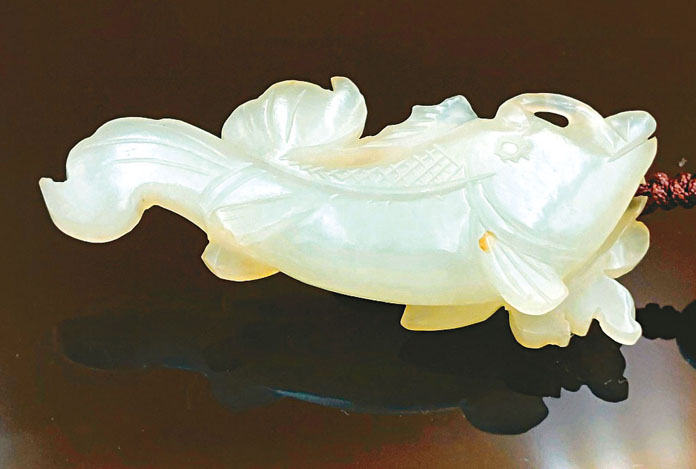 唐物もしくは高麗の青磁魚形置物 朝鮮美術 陶磁器 | 高麗青磁鉄彩象嵌夕顔文瓢箪形瓶 | Gallery陽