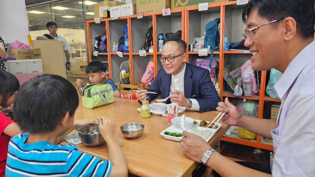 童子瑋質疑基隆免費校餐影響外師工作機會