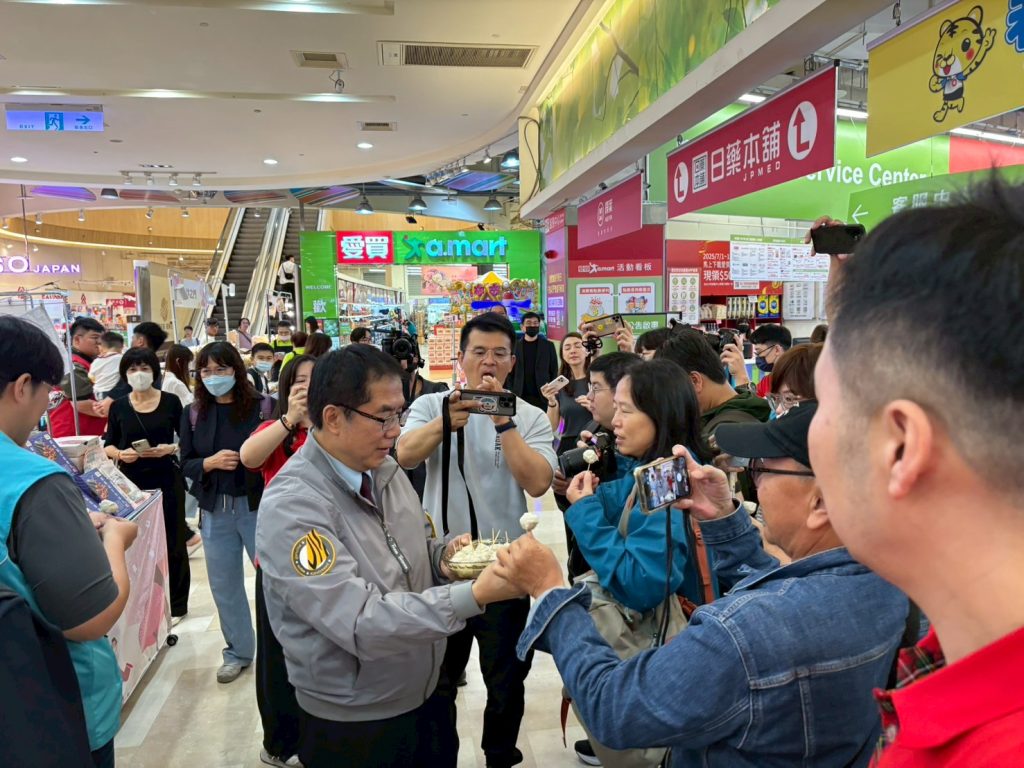 黃偉哲花蓮遠百推介台南農產